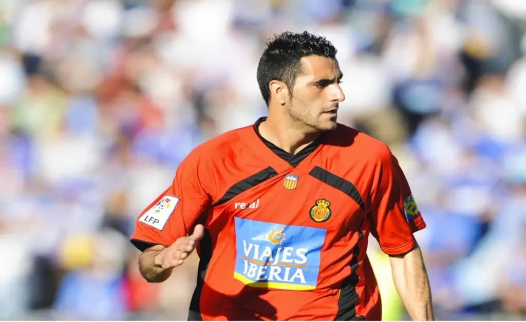 إنريكي ريكيلمي يثير الجدل بتصريح ساخر حول هداف الليجا السابق لريال مدريد