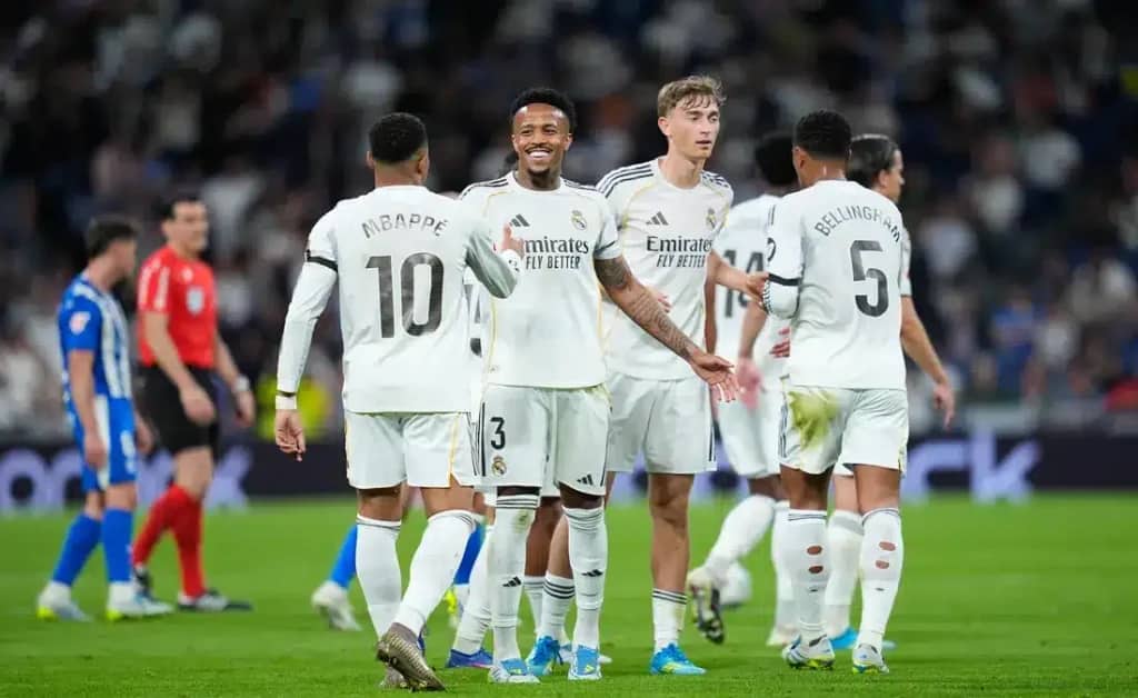 ريال مدريد يواجه أوفيدو بقائمة تحمل بصمات أربيلوا وعودة مبابي